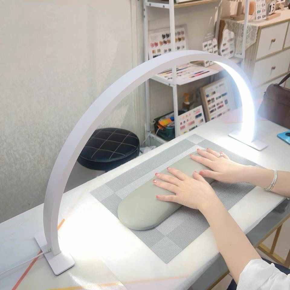 Luce a mezzaluna a LED nails - MercatoneSmart.it